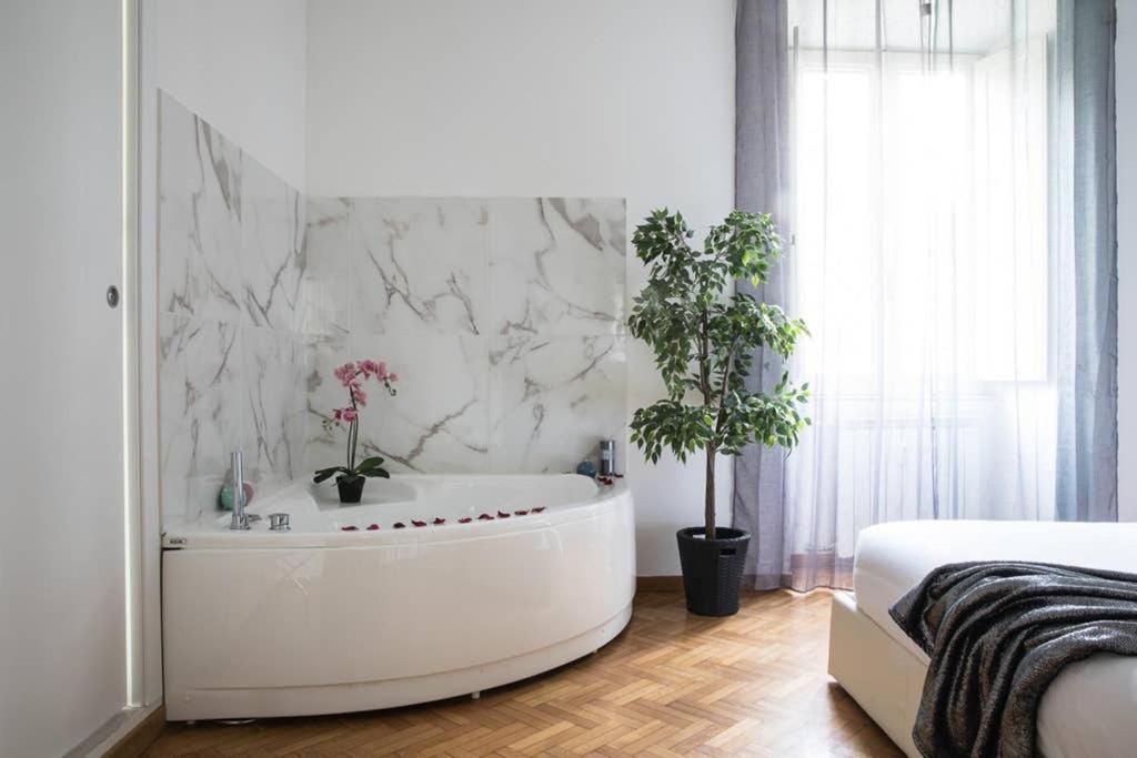 Silver Luxury Jacuzzi Suite Trastevere - Top Collection Рим Екстер'єр фото
